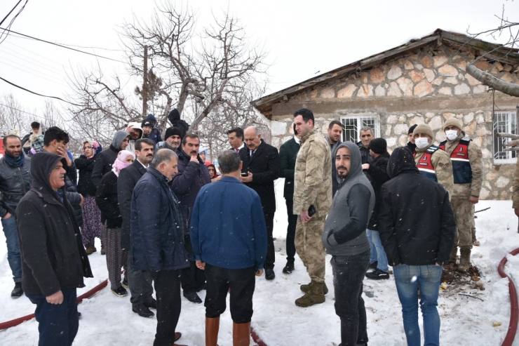 Çatı Yangını Korkuttu