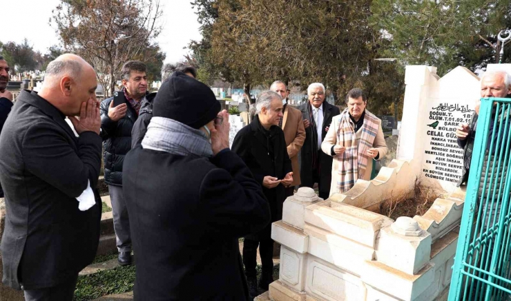 ‘şark Bülbülü’ Celal Güzelses Kabri Başında Anıldı