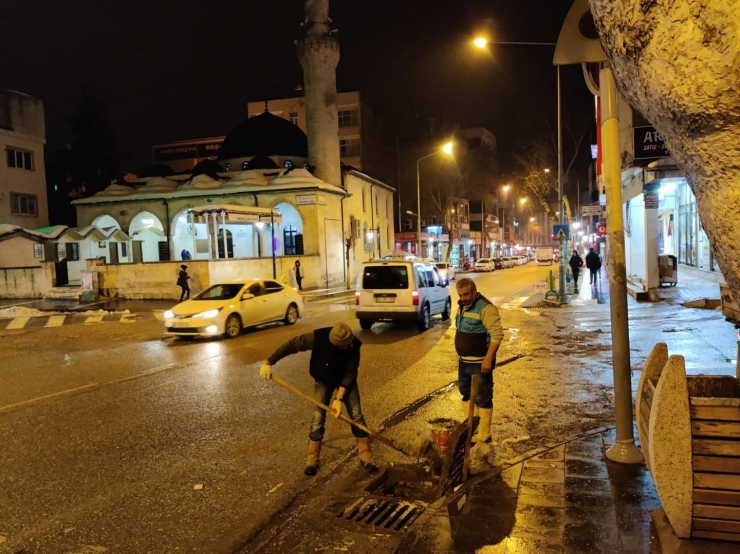 Kuvvetli Yağış Öncesi Mazgallar Temizlendi