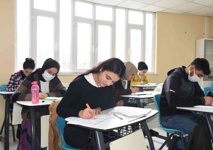 Bilgievi Ve Akademi Lise Öğrencileri Sömestir Tatilini Eğlenerek Öğrenerek Geçiriyor