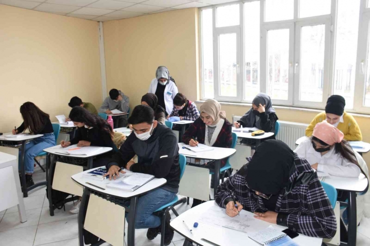 Bilgievi Ve Akademi Lise Öğrencileri Sömestir Tatilini Eğlenerek Öğrenerek Geçiriyor