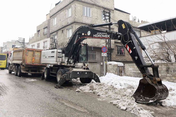 Muhtarlardan Fadıloğlu’na Hizmet Teşekkürü