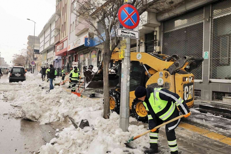 Muhtarlardan Fadıloğlu’na Hizmet Teşekkürü