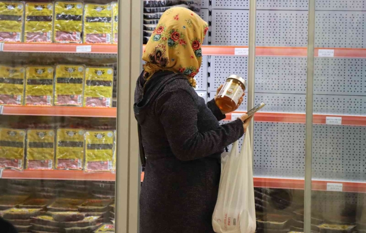 Şanlıurfa’da Her Ay 10 Bin İhtiyaç Sahibi Sosyal Marketten Alışveriş Yapıyor