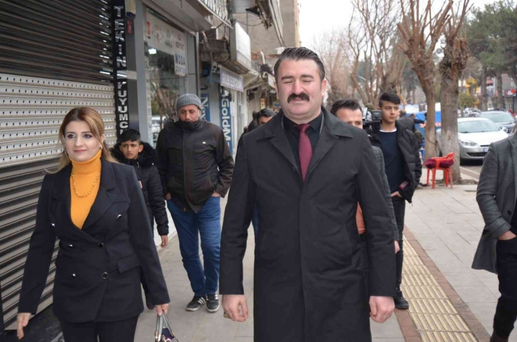 Ak Partili Yağmur, Esnafların Sorunlarını Dinledi
