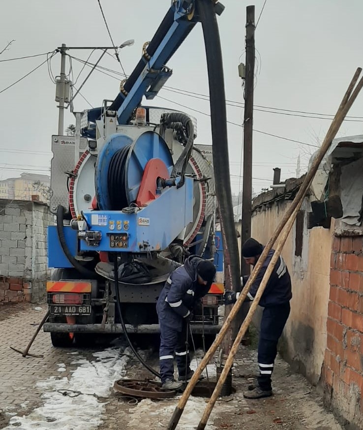 Diski, Kanalizasyonlarda Temizlik Çalışması Başlattı
