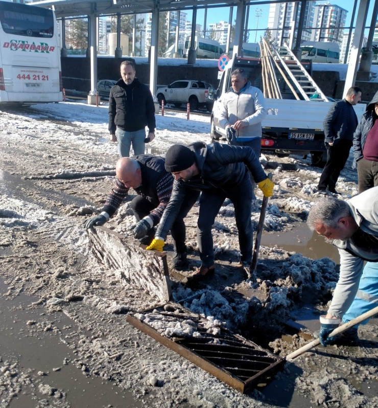Diski, Kanalizasyonlarda Temizlik Çalışması Başlattı