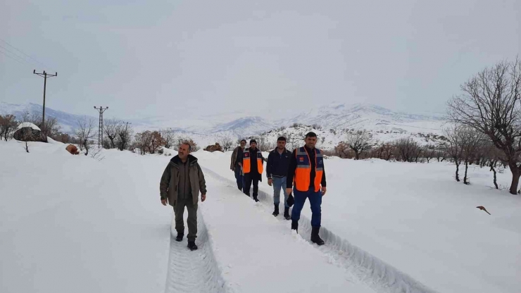 Çermik’te Yaban Hayvanları İçin Doğaya Yem Bırakıldı