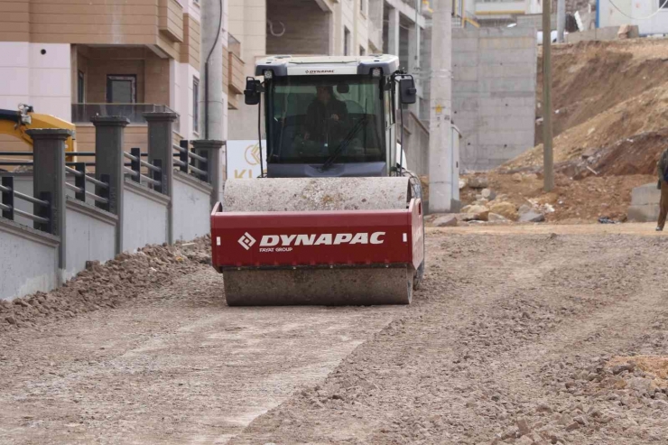 Karaköprü’de Üst Yapı Çalışmaları Sürüyor
