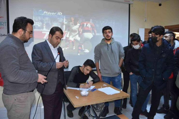 Yeşilyurt Belediyesi Ve Kent Konseyi’nden Ahmet Çalık Anısına Turnuva