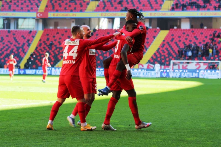 Spor Toto Süper Lig: Gaziantep Fk: 3 - Dg Sivasspor: 1 (ilk Yarı)