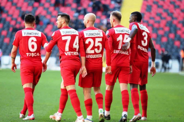 Spor Toto Süper Lig: Gaziantep Fk: 3 - Dg Sivasspor: 1 (ilk Yarı)