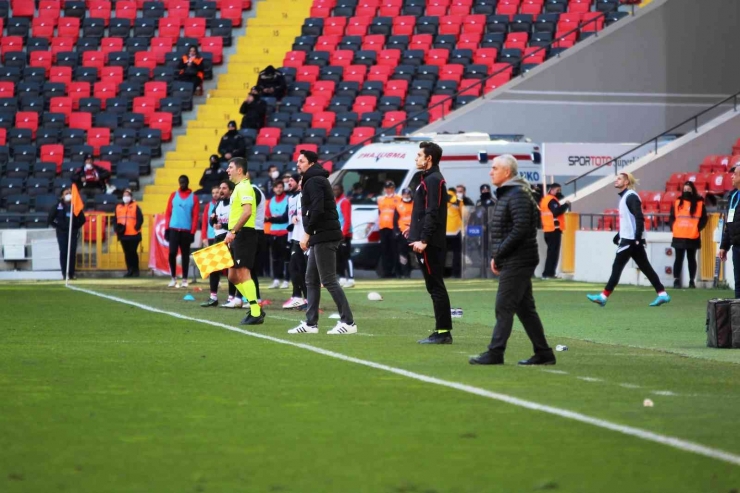 Spor Toto Süper Lig: Gaziantep Fk: 3 - Dg Sivasspor: 1 (ilk Yarı)