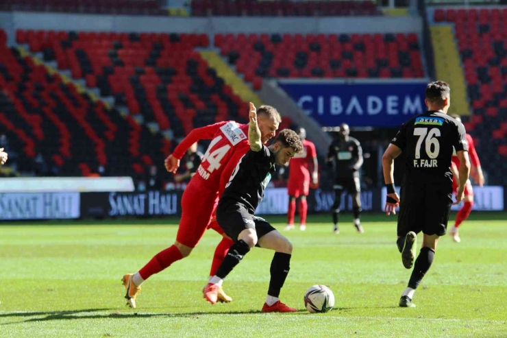 Spor Toto Süper Lig: Gaziantep Fk: 3 - Dg Sivasspor: 1 (ilk Yarı)