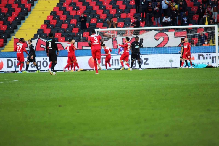 Spor Toto Süper Lig: Gaziantep Fk: 5 - Dg Sivasspor: 1 (maç Sonucu)