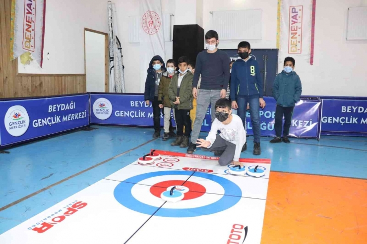 Gençleri Sosyal Medya Bağımlılığına Karşı Koruma Çabası