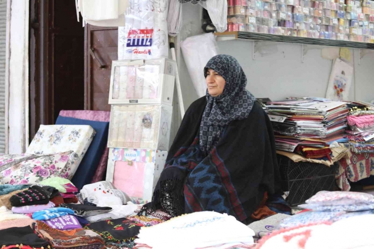 Sırtında Bir Valizle Başladığı Emek Yolculuğunun Sonunda Kendi Dükkanını Açtı