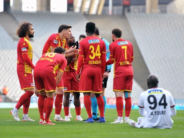 Yeni Malatyaspor, Ligde Kalma Umutlarını Tüketiyor