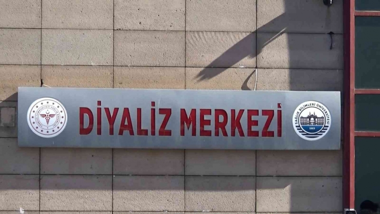 Bilinçsiz Kullanılan Ağrı Kesiciler, Akut Böbrek Yetmezliğini Artırıyor