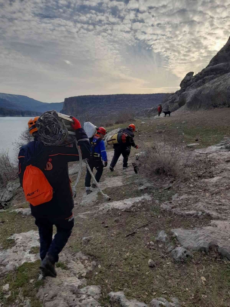 Afad Ekipleri Mahsur Kalan Keçileri Kurtardı