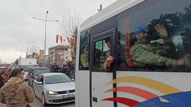 Komandolar Dualarla Suriye’ye Uğurlandı