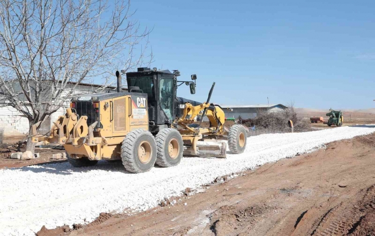 Haliliye’nin 3 Kırsal Mahallesinde Yol Çalışması Sürüyor