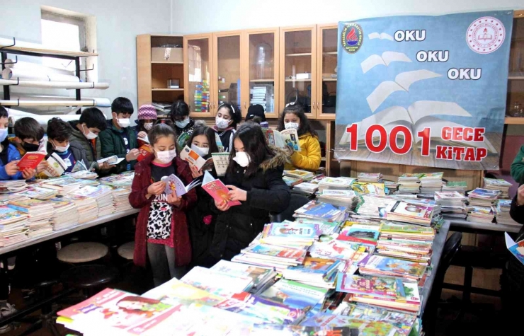 Öğrenciler 1001 Gecede 1001 Kitap Okudu