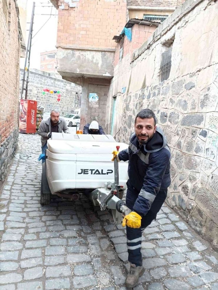 Suriçi’nde Oluşan Kanalizasyon Arızalarına Jet Vidanjörle Müdahale