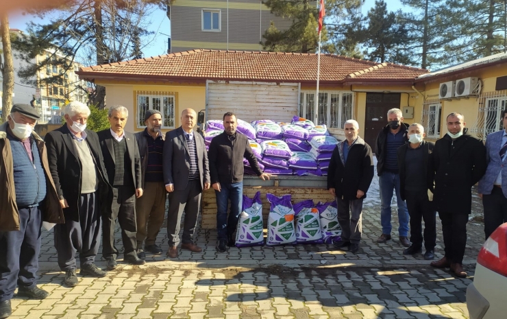 Gölbaşı’nda Çiftçilere Macar Fiği Tohumu Dağıtıldı