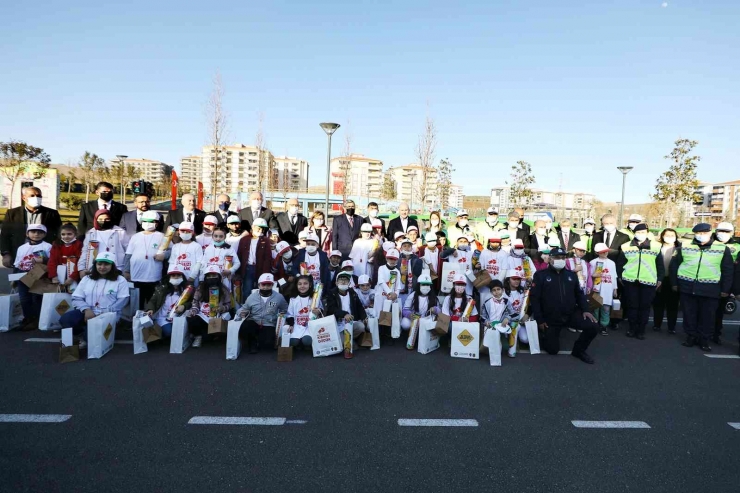 Bakan Soylu, Şehitkamil Eğitim Parkını İnceledi