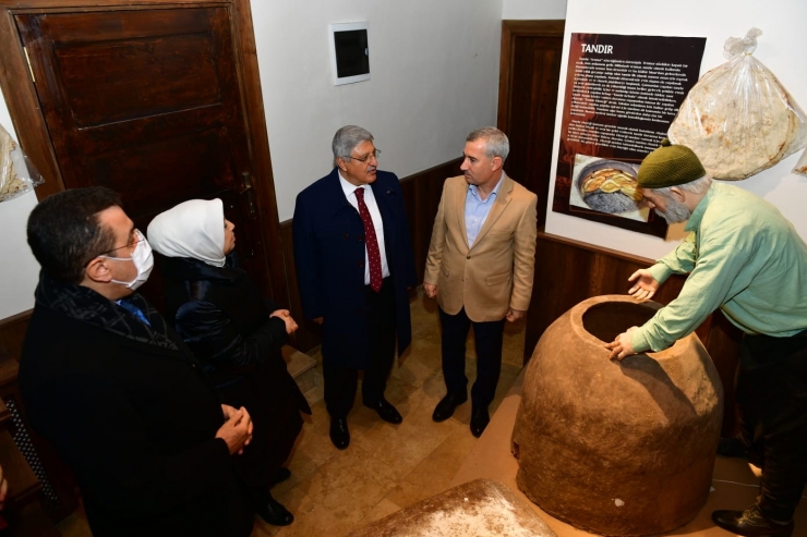 Ak Partili Demiröz, Tarihi Yeşilyurt Konaklarını İnceledi