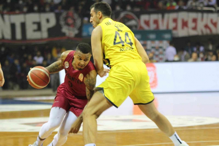 Ing Basketbol Süper Ligi: Gaziantep Basketbol: 70 - Fenerbahçe Beko: 86