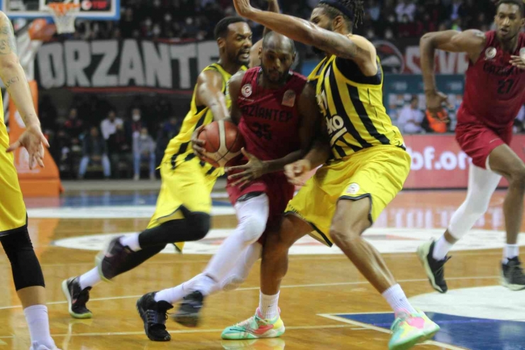 Ing Basketbol Süper Ligi: Gaziantep Basketbol: 70 - Fenerbahçe Beko: 86