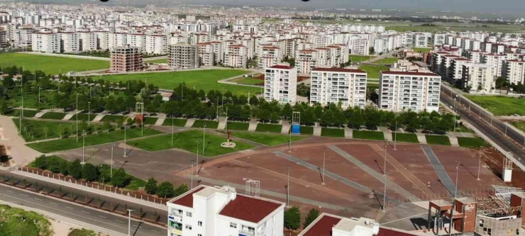 Birçok İlden Büyük 141 Bin Nüfuslu Mahalle Hizmetle Tanıştı