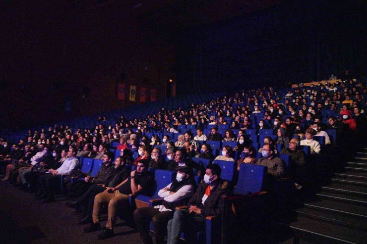 Mine Geçili “bir Hoş Sada” Konseri Diyarbakırlılarla Buluştu