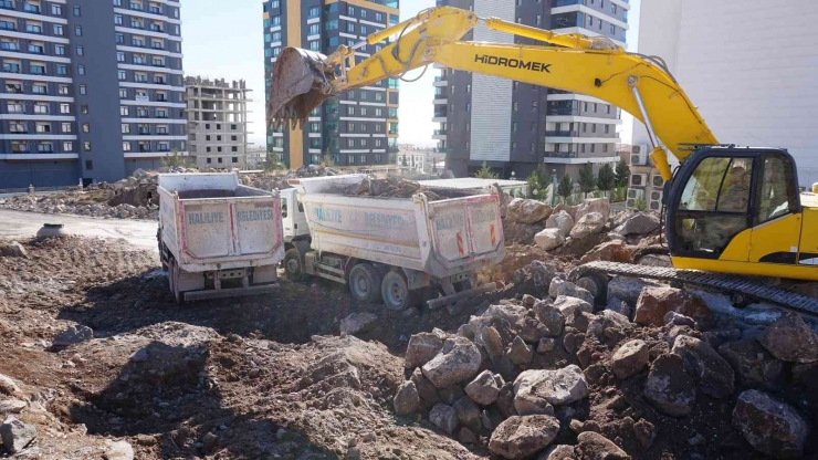 Haliliye’nin Yol Ağı Çalışmalarla Genişliyor