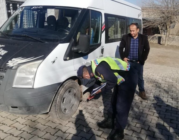 Jandarma Hem Denetliyor Hem Eğitim Veriyor