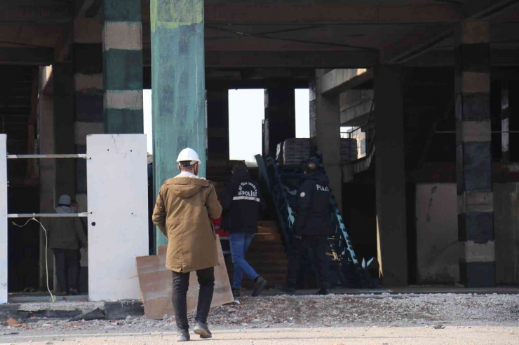 Alışveriş Merkezi İnşaatında Yaralı Halde Bulundu