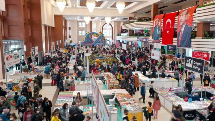 Okuyan Çocuk Şenliğine Yoğun İlgi