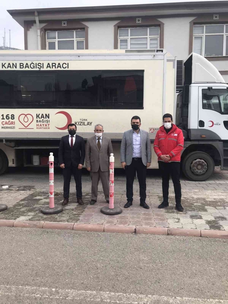 Kuluncak’ta Bir Günde 45 Ünite Kan Toplandı