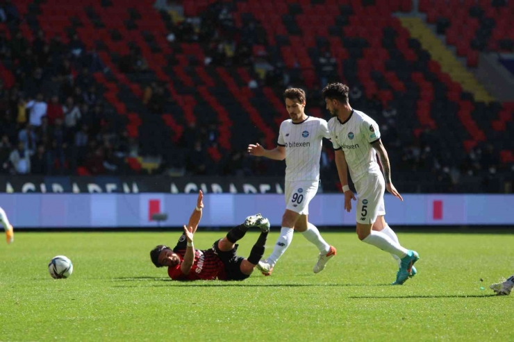 Spor Toto Süper Lig: Gaziantep Fk: 0 - Adana Demirspor: 1 (ilk Yarı)