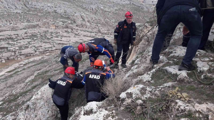 Uçurumdan Yuvarlanan Kişi Yaralandı