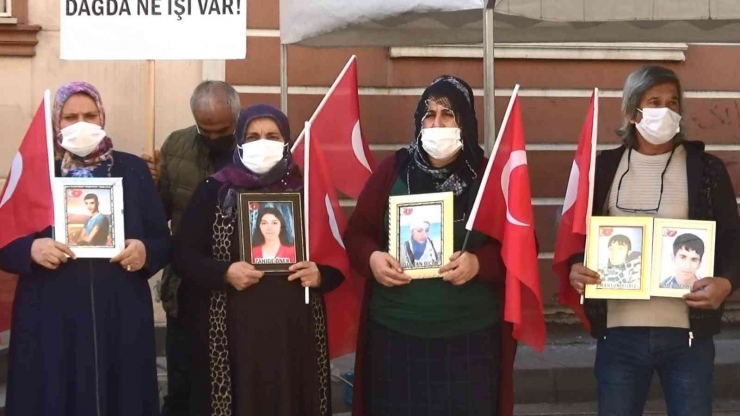 Evlat Nöbetindeki Ağabey, Kardeşini Hdp’den İstiyor