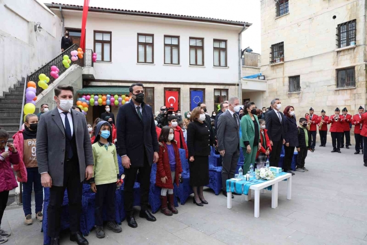 Gaziantep’te Geçmiş Geleceğe Taşınıyor