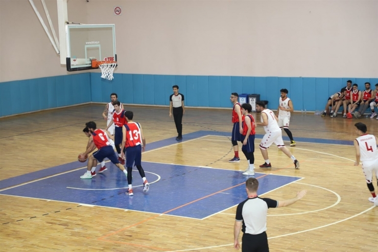 Basketbol’da Kupalar Sahibini Buldu