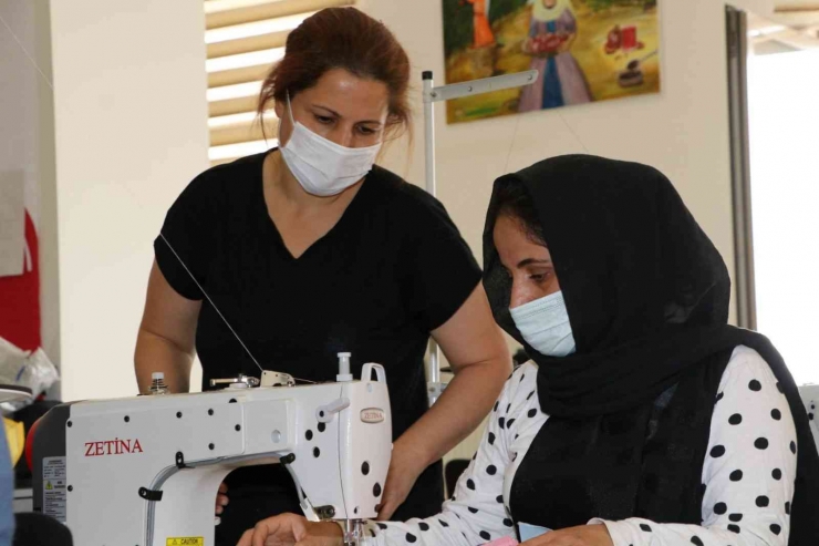 Şanlıurfa’da Kadınlar Zamanını Kurslarda Geçiriyor