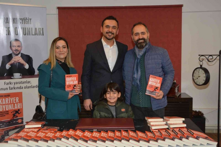 Yazar Koçyiğit’ten İmza Günü