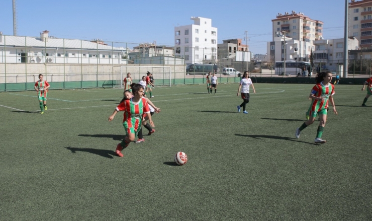 Kızlar Ve Erkekler Futbol Yarı Final Maçları Sona Erdi