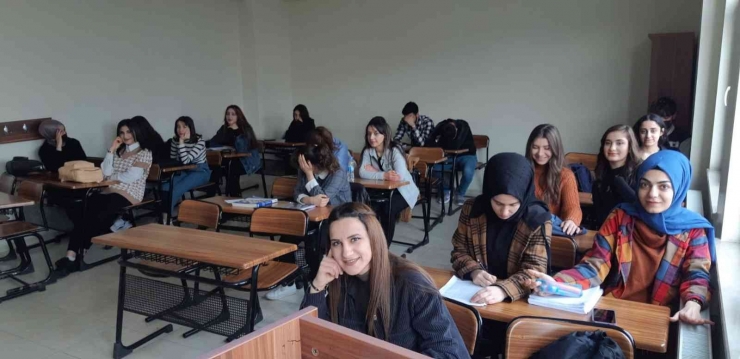 Bağlar’da Kız Çocuklarının Eğitime İlgisi Artıyor