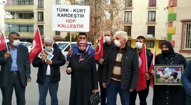 Çocuklarına Kavuşan Doğan Çifti, Sevinçlerini Evlat Nöbetindeki Ailelerle Paylaştı